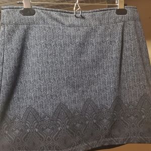 Women's sz large Athleta mini skirt